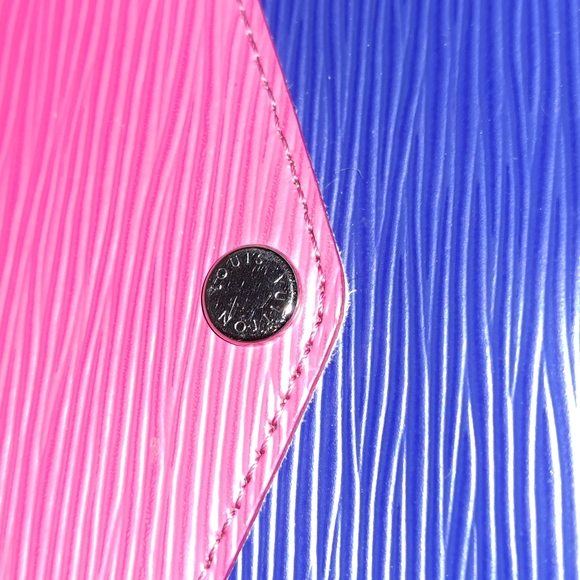 LV Bag - Picture 2 of 11